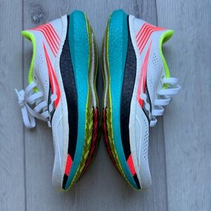 Saucony Endorphin Pro
Running Shoes - Women's Size 7.5